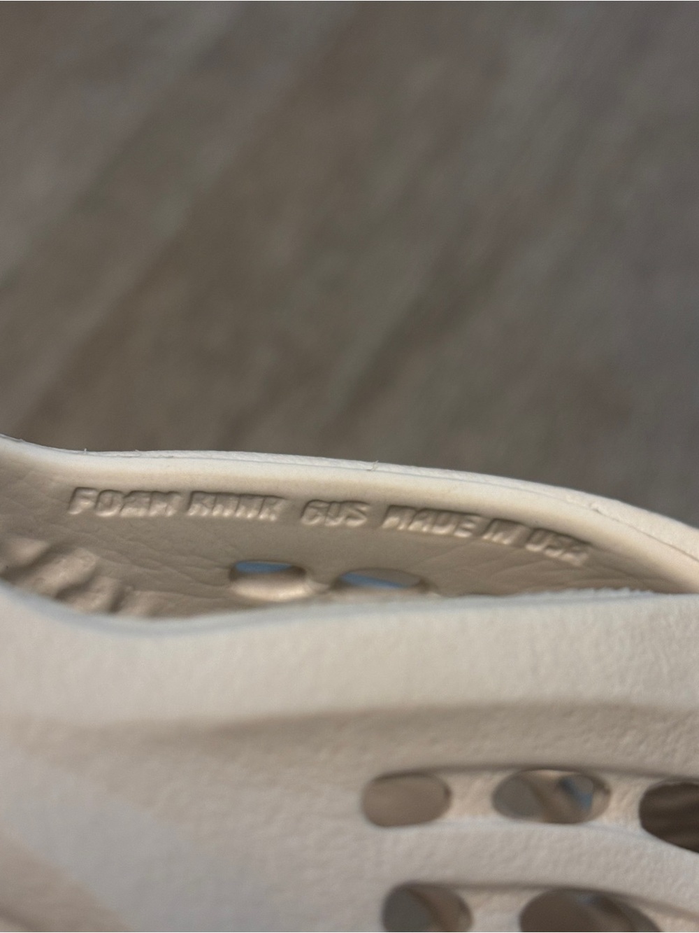 YEEZY MENS SAND FOAM RUNNER SIZE 6 - Picture 8 of 8
